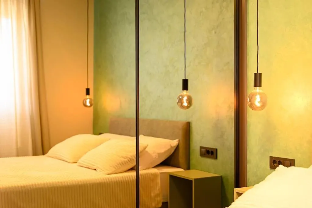 Noir Design Apartment Traù