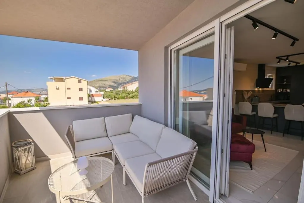 Noir Design Apartment Traù Croazia